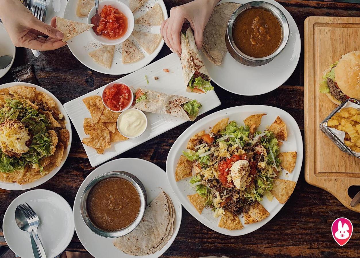 Pilgrim'S Kitchen & Inn Саванакет Екстериор снимка